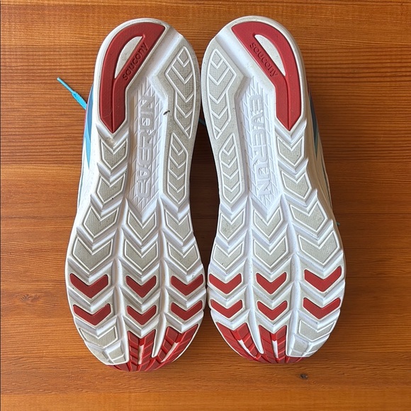 Saucony Everrun Chicago Marathon Running Shoes - Picture 4 of 5